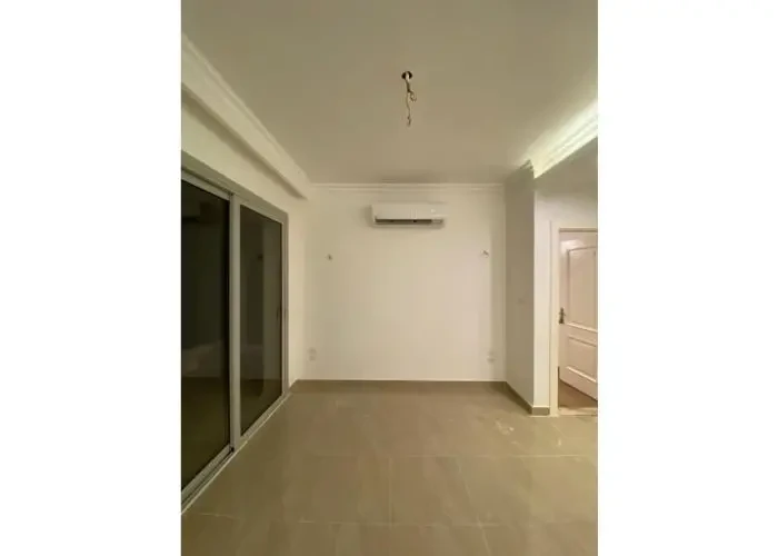 شقه للأيجار مطبخ وتكيفات في فيلدج جيت