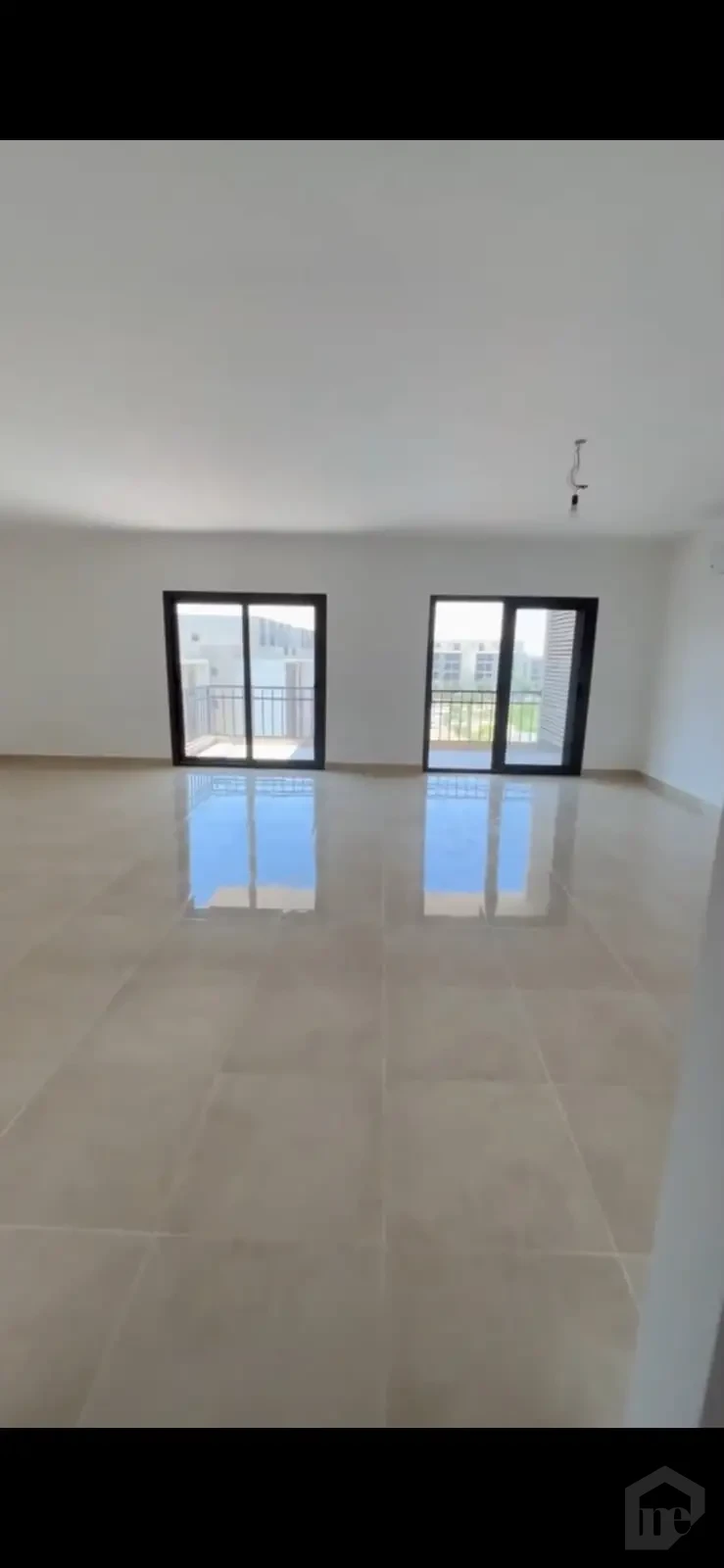 شقة كورنر 250م للبيع في المراسم فيفث سكوير