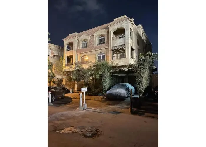 شقه للبيع