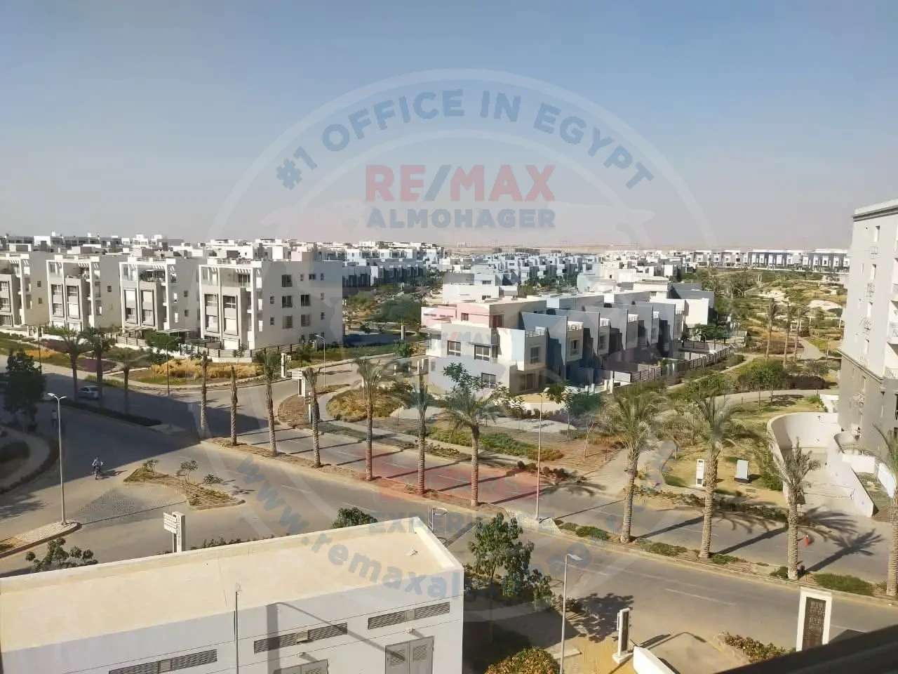 Apartment 3 bedrooms with prime location at Hyde Park
