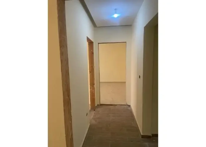 شقة للبيع في كمبوند الرقابة الإدارية ممر داخلي