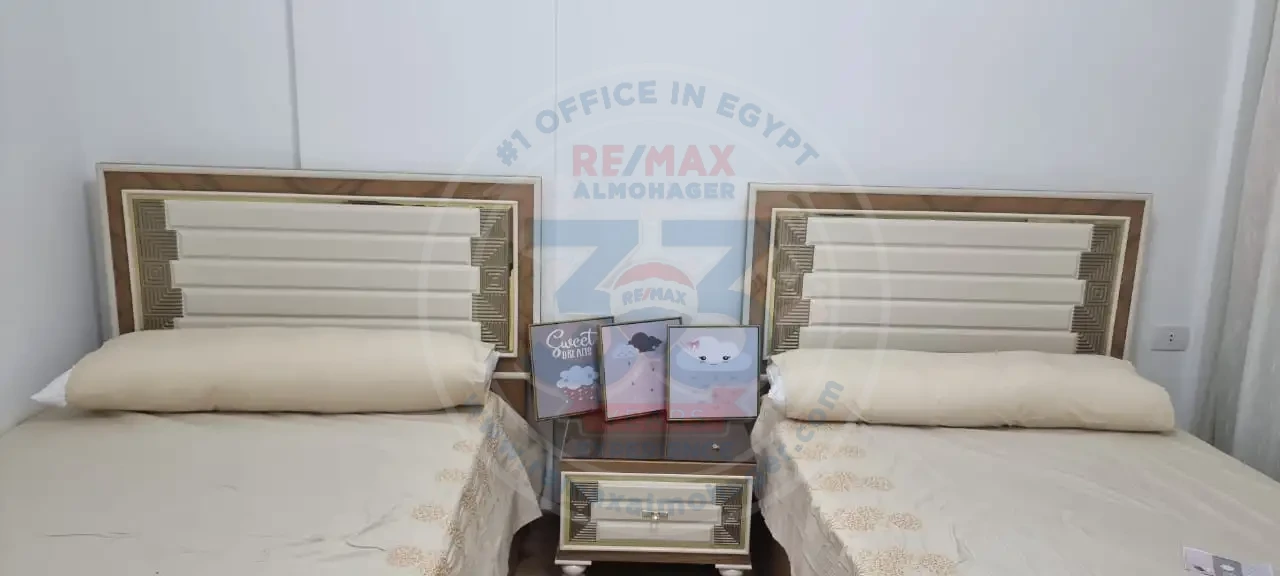كمبوند فيفث سكوير