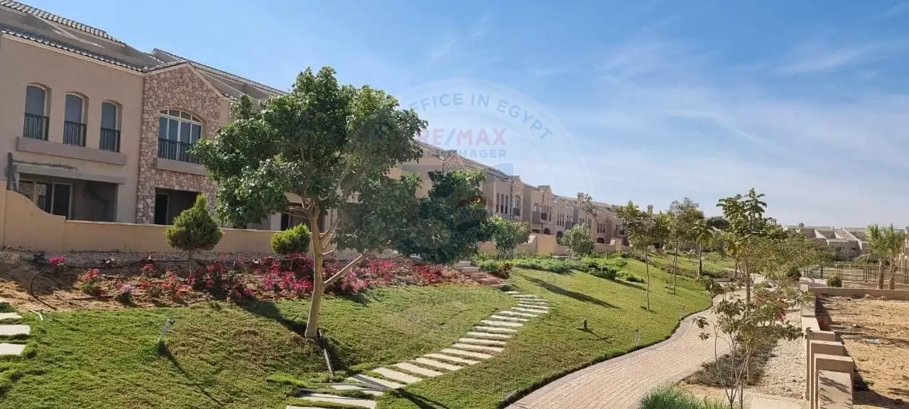 شقة للبيع في كمبوند فيفث سكوير بالتجمع الخامس164م