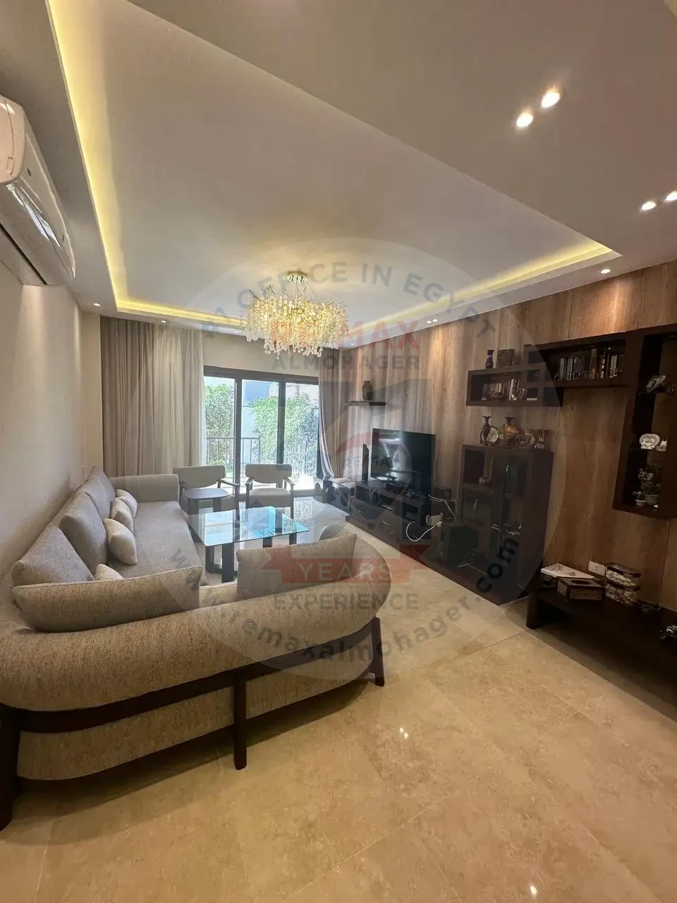 Apartment for sale in Fifth Square, Garden, 195 m