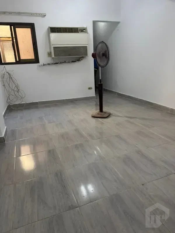 شقة مميزة للبيع في شارع عثمان بن عفان