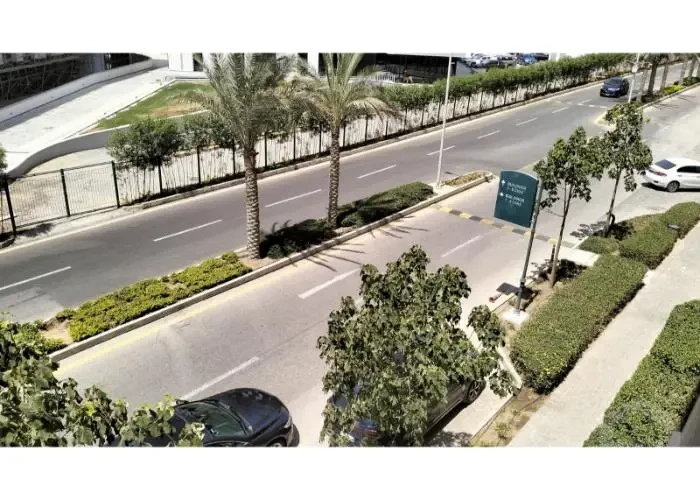 4 bedroom apartment for sale in Hyde Park main road view