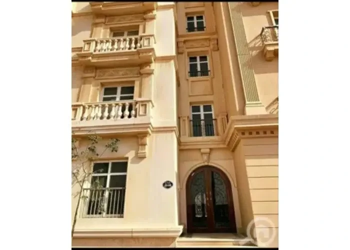 4 bedroom apartment for sale in Hyde Park building facade