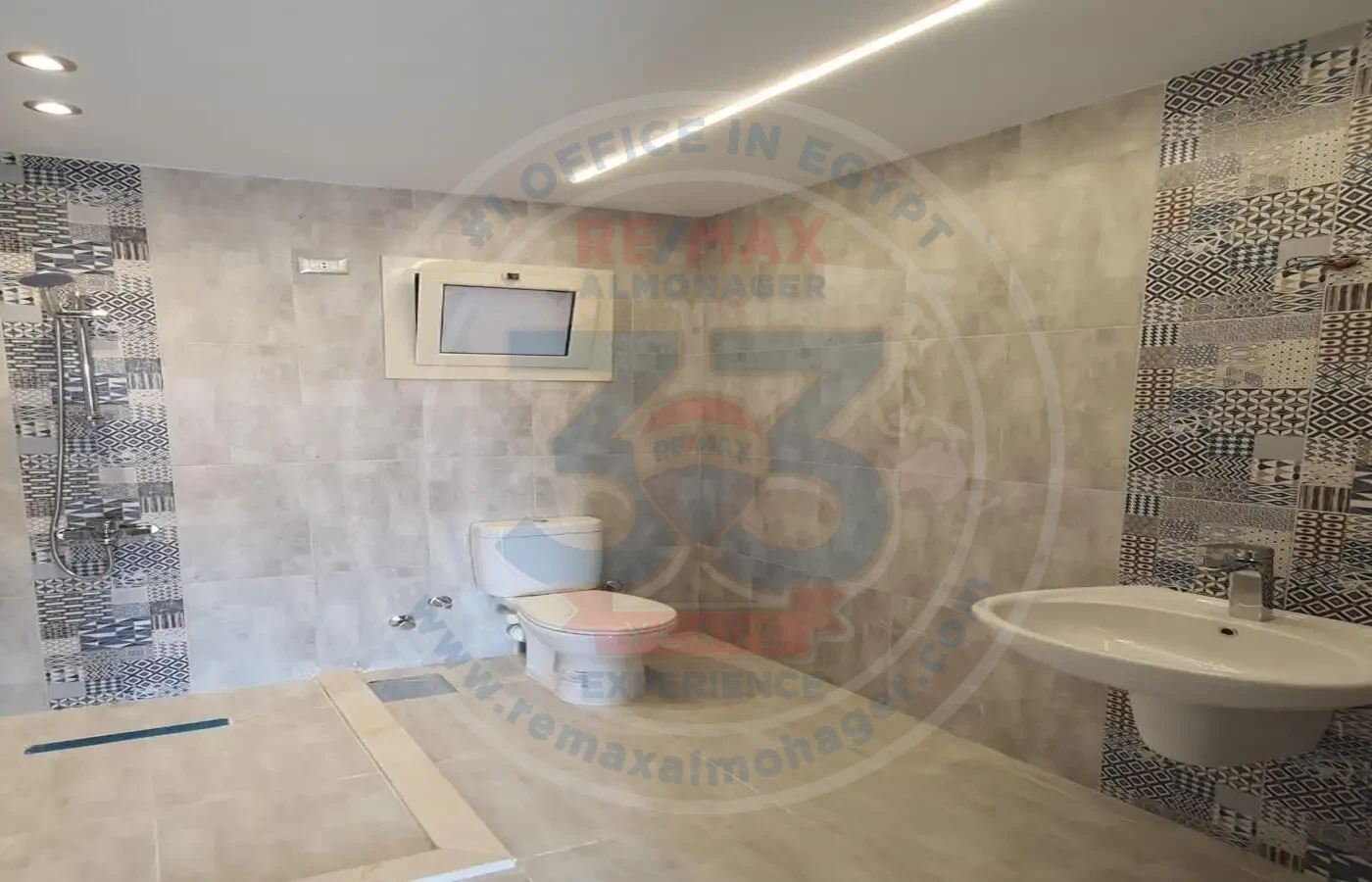 Apartment for sale in Katameya Plaza Compound 230m 3 bedrooms