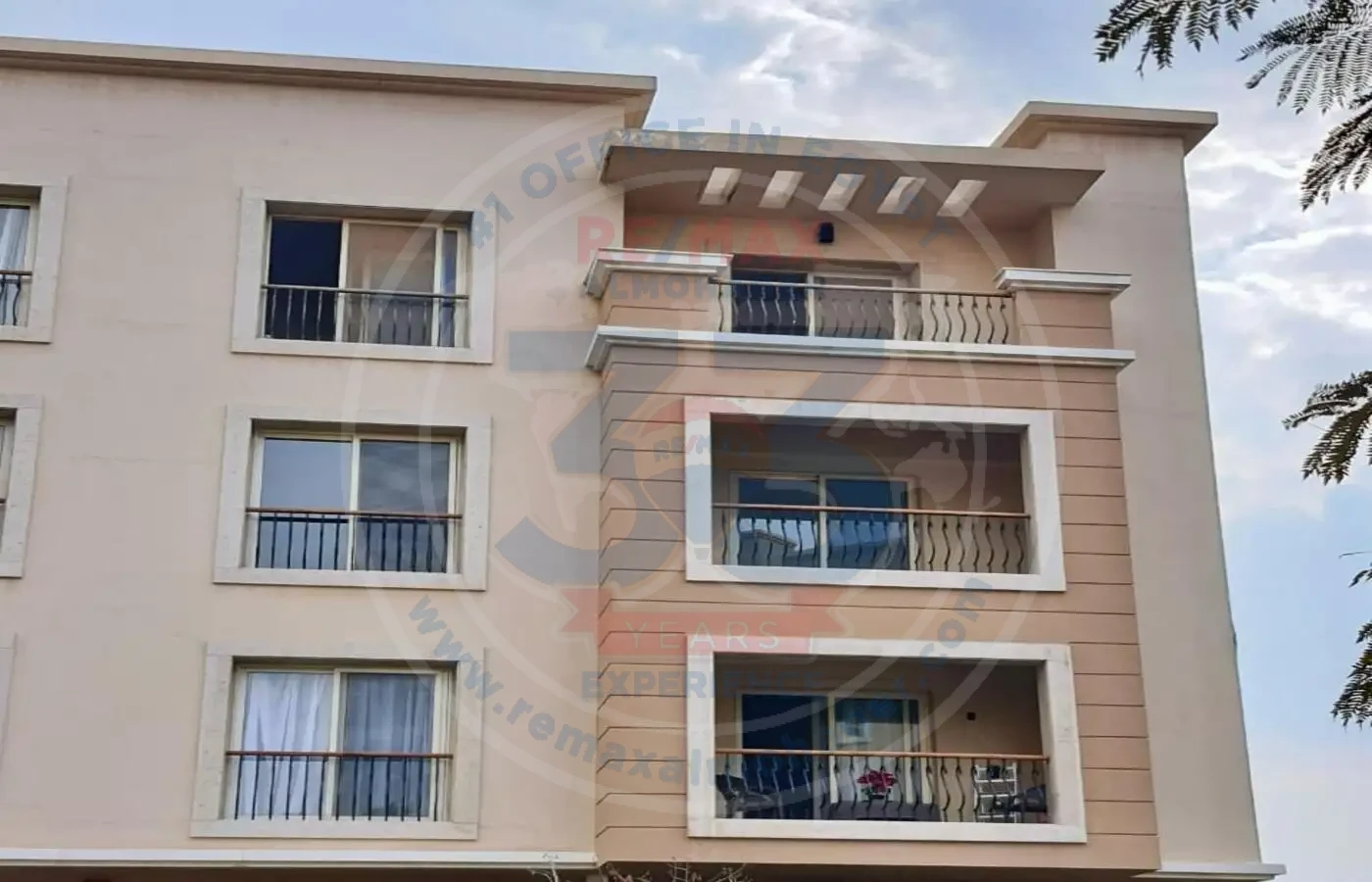 3 bedroom fully finished apartment for sale in Katameya Plaza