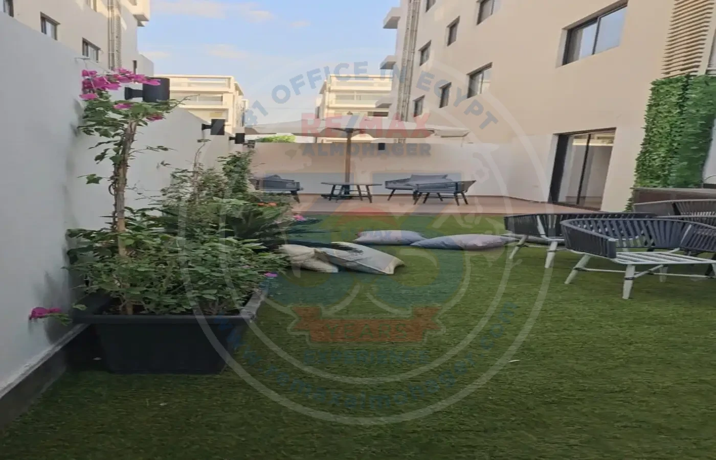 شقق للبيع فى ليك فيو متشطبة