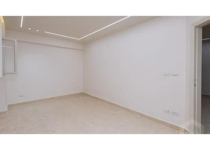 Apartment for sale in Miami El Orman Street spacious bedroom