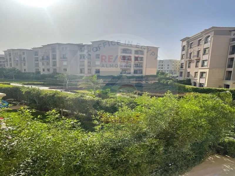 200 sqm apartment for sale in Mivida Compound