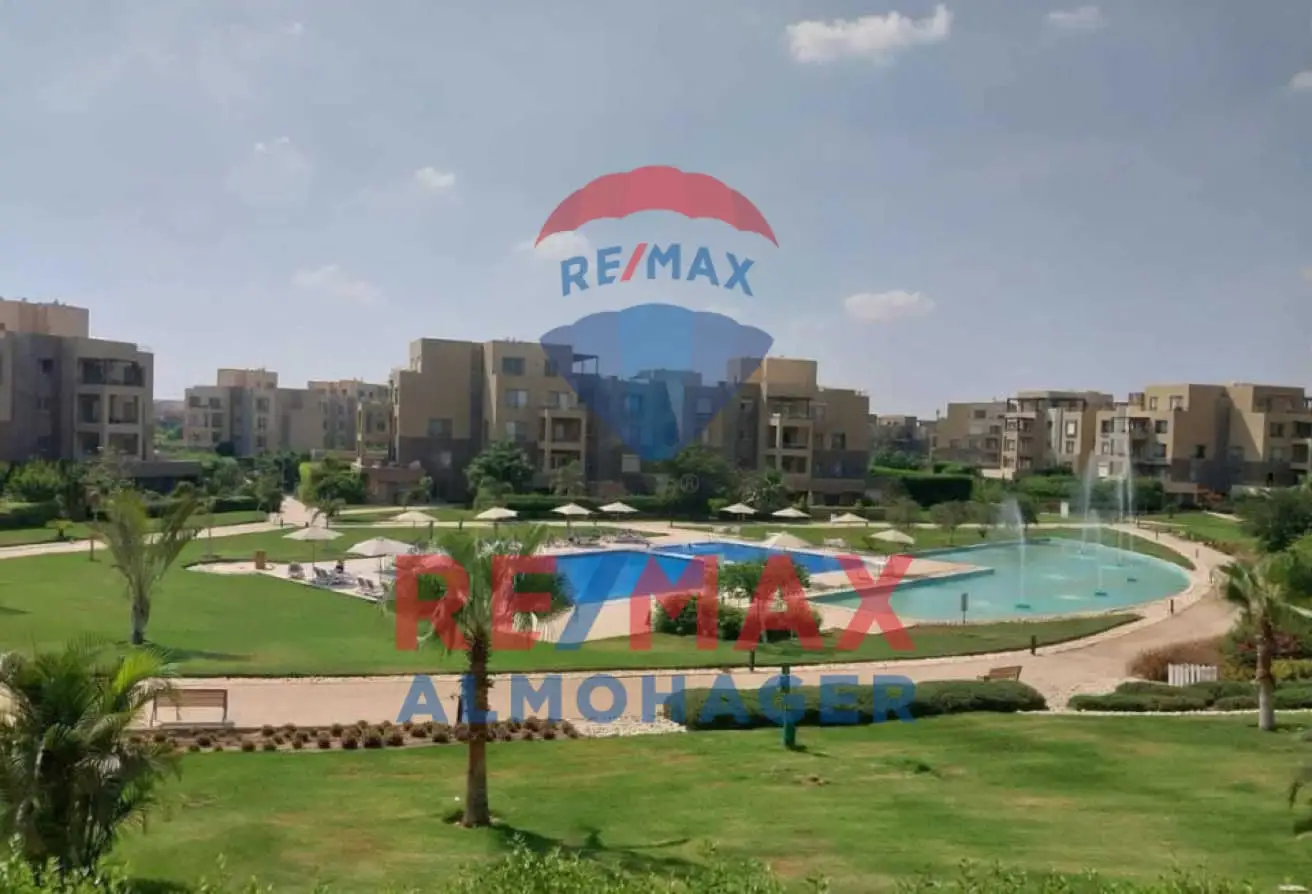 Palm Parks Apartment for Sale – Direct Pool & Open Landscape View