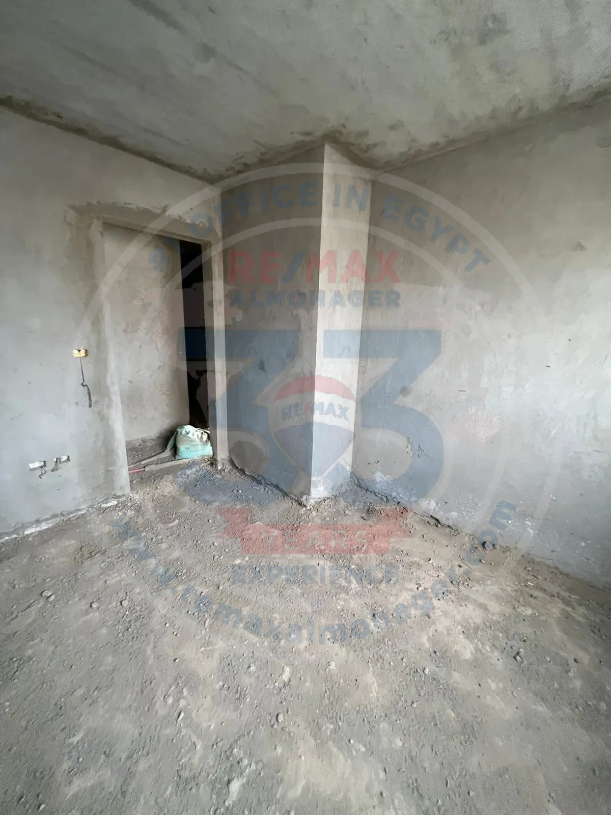 For sale in The Square, apartment 210 meters