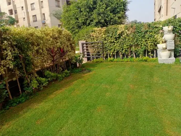 شقه مميزه للبيع بكمبوند ذا سكوير صبور