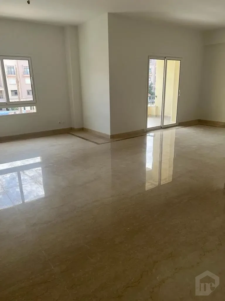 Apartment for sale in Mivida Boulevard spacious reception