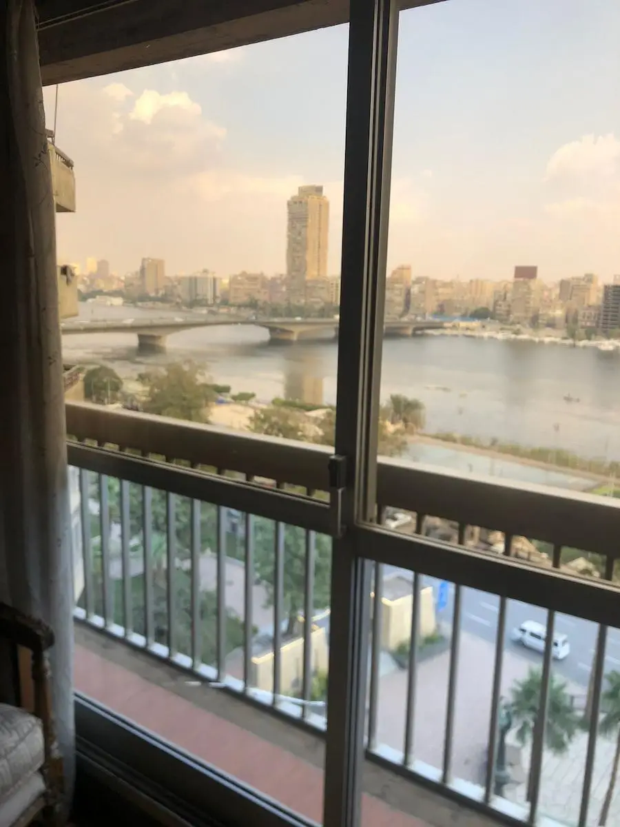 شقة للبيع على النيل بإطلالة مباشرة من البلكونة
