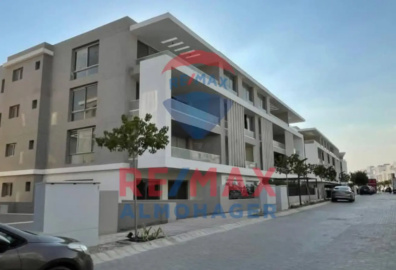 Park View Apartment | Water Feature View | Installments  Location: Joulz Compound – Next to New Giza  Phase 3 – Park View Phase  Prime Location Overlooking Landscape & Water Feature