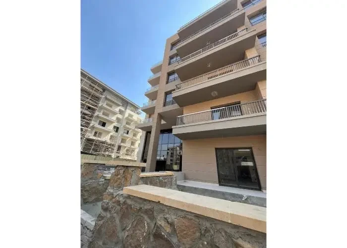 Building exterior of an apartment for sale in Swan Lake Residence