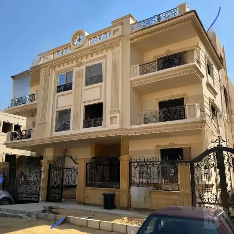 شقة للبيع في كمبوند تمر حنة التجمع الخامس واجهة المبنى