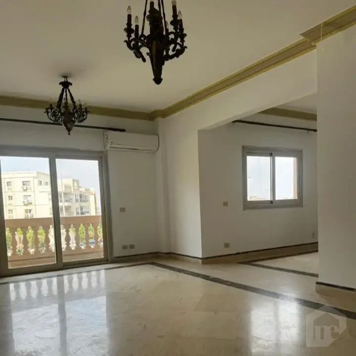 Spacious reception in an apartment for sale in New Cairo ready to occupy