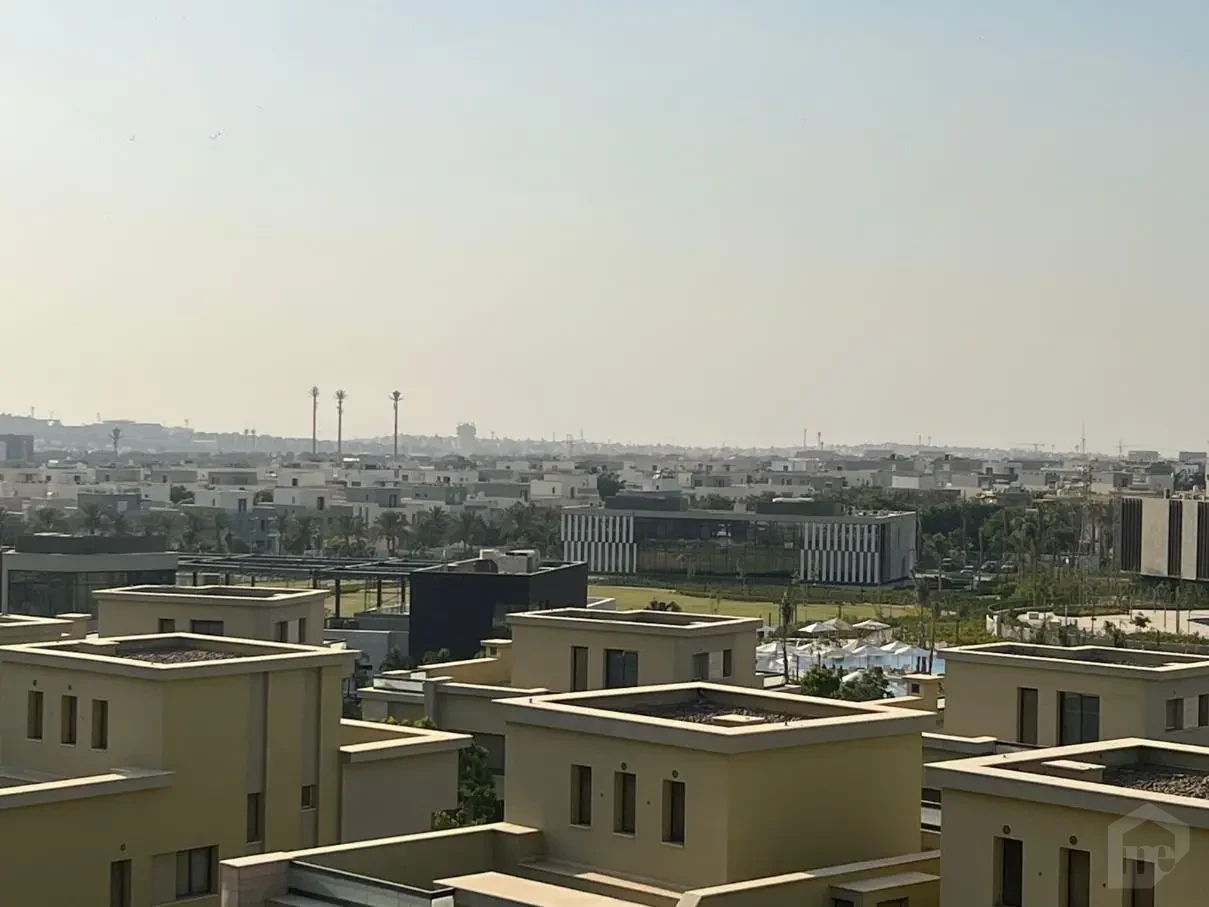 فيو مفتوح من بنتهاوس للبيع في كمبوند فيليت سوديك على اللاندسكيب.