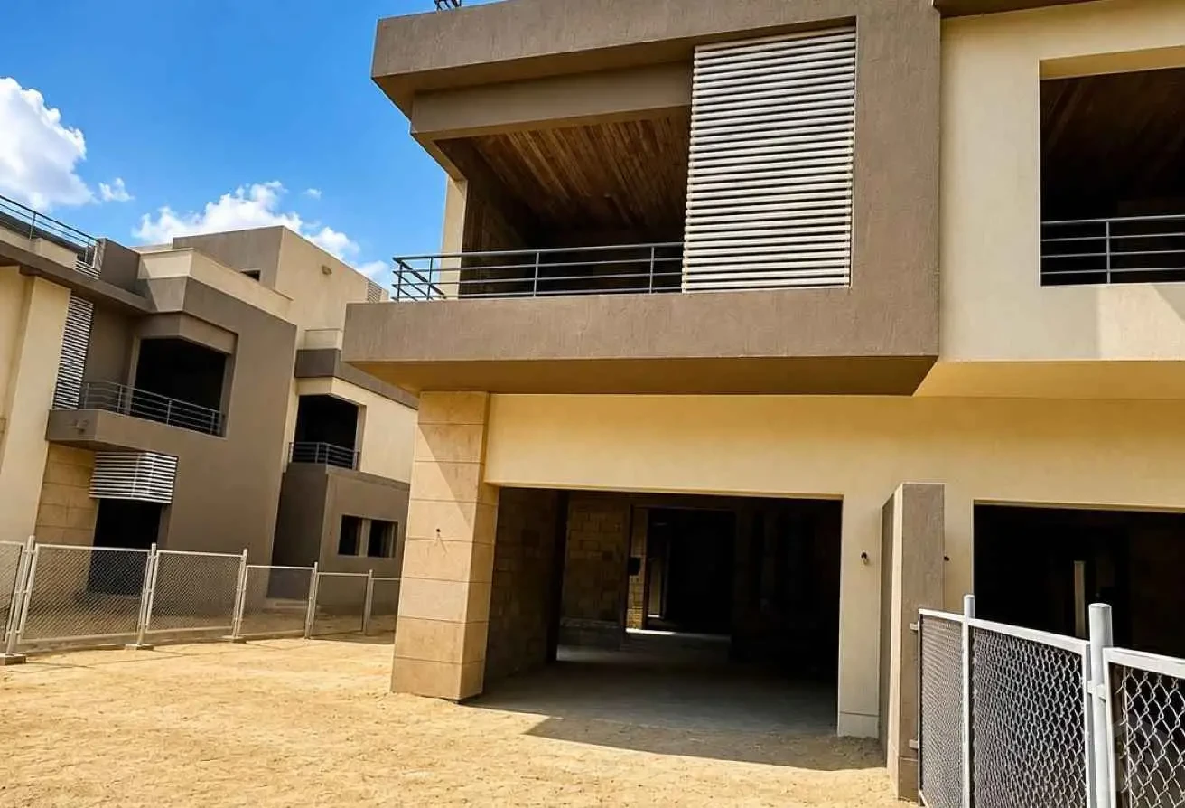 الواجهة الخارجية للفيلا بتصميم عصري