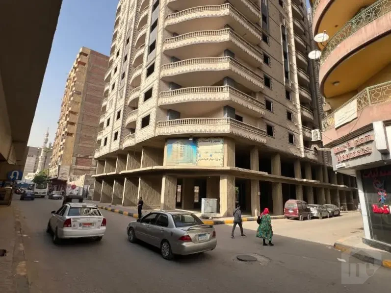 دور تجاري للإيجار برج