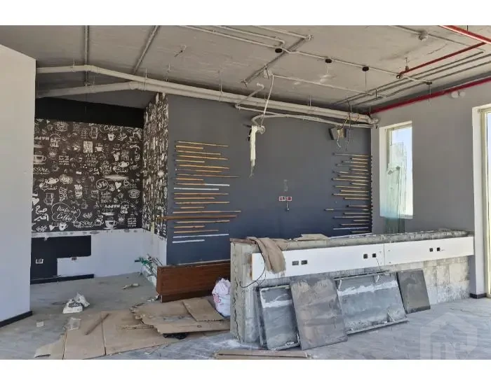 Commercial space suitable for a cafe for rent next to Arabella Mall
