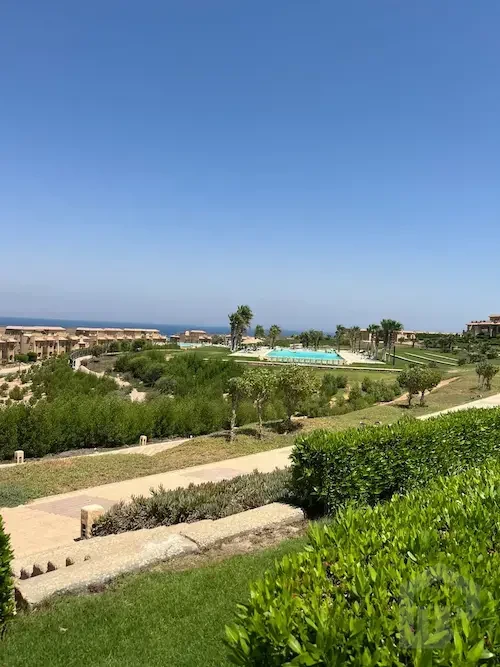 شاليه في تلال للبيع