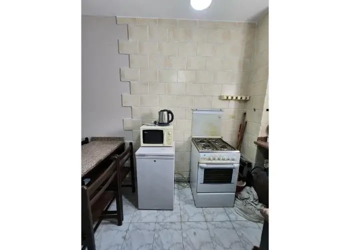 شاليه للبيع في العين السخنة مطبخ عملي مجهز بالكامل داخل الشاليه