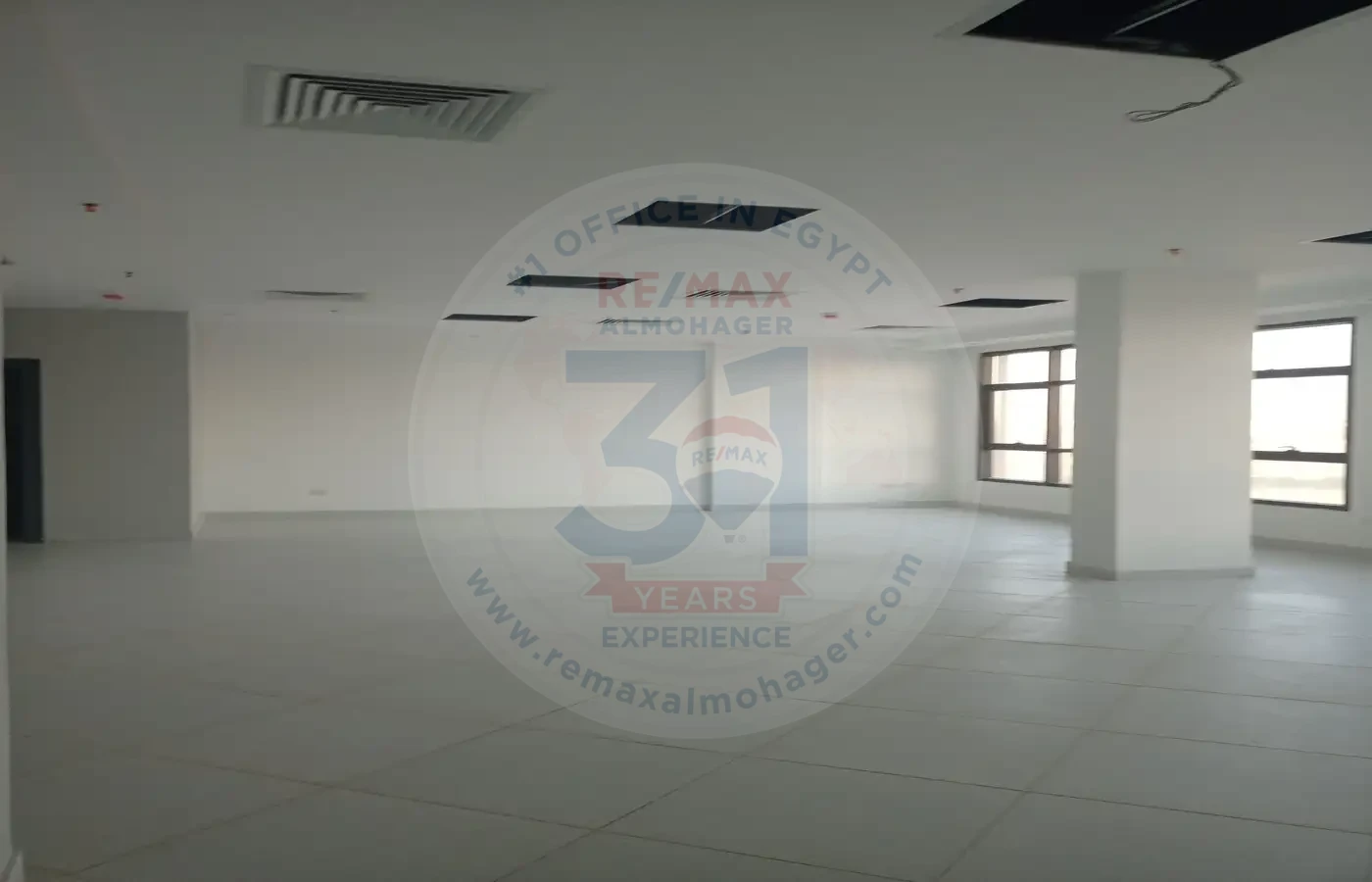 عيادة للايجارفى اللوتس بالقاهرة الجديدة