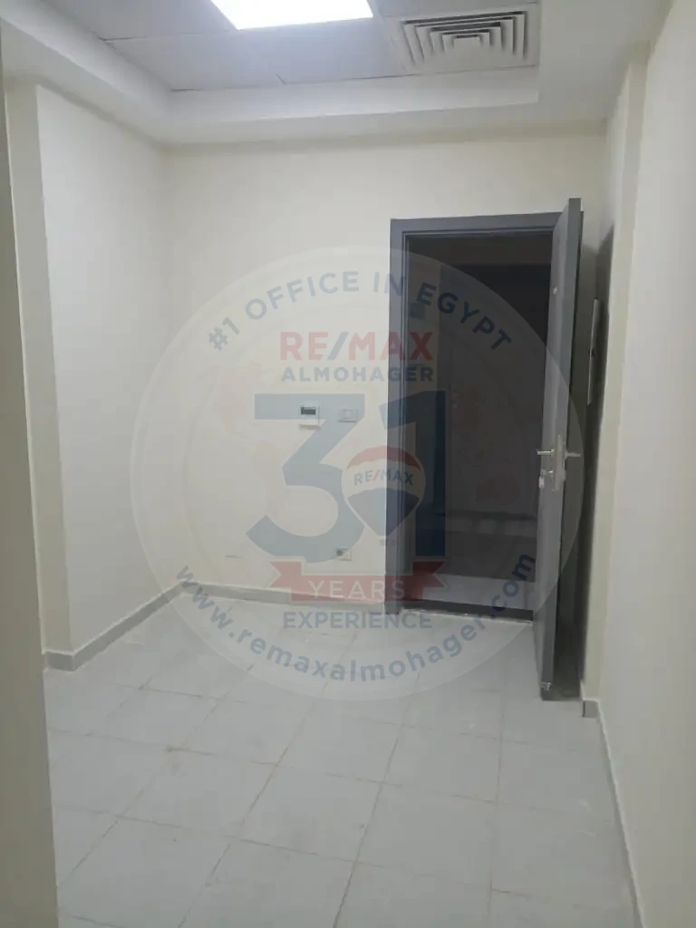 عيادة للبيع فى التجمع