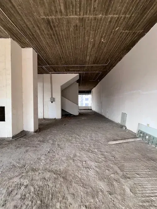 500 SQM Floors Available – Direct Frontage on South 90th