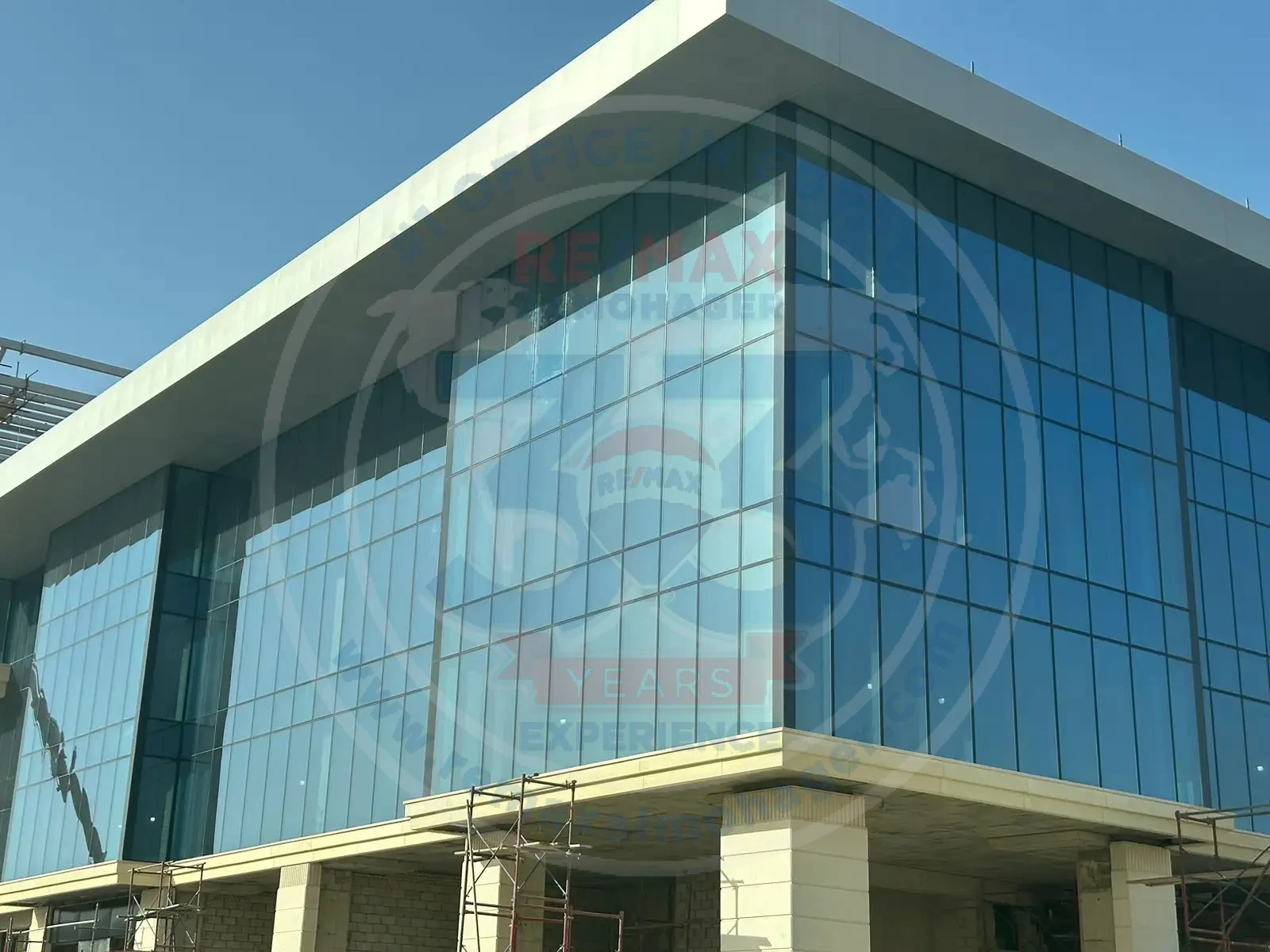 Shop for sale near AUC in modern building