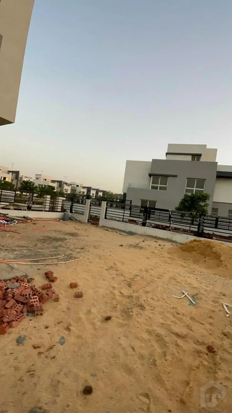 Sime Finshed townhouse For Sale