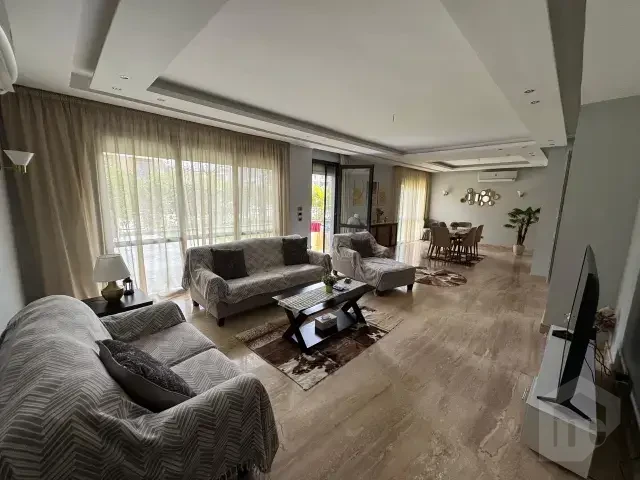 Duplex 262 sqm + Private Garden – Eastown