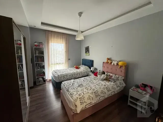 Duplex 262 sqm + Private Garden – Eastown