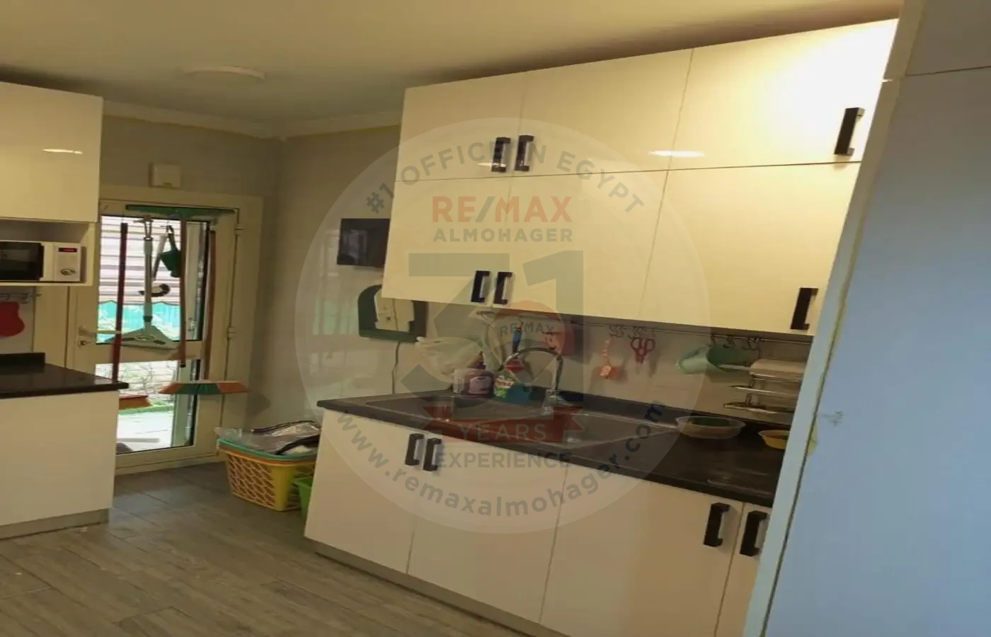 For rent in Zizinia compound, 230 sqm duplex, super deluxe