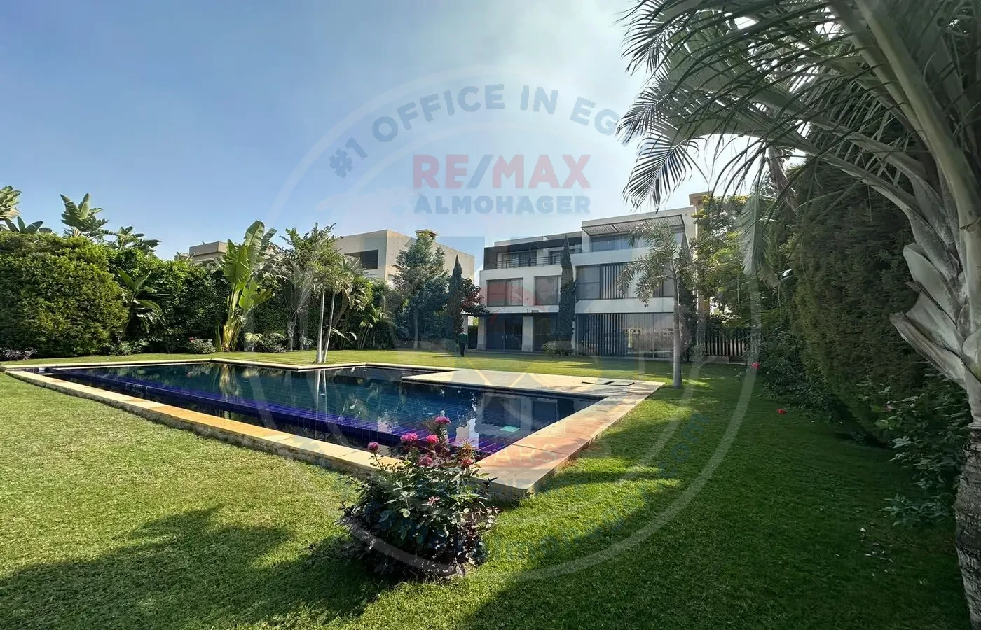 villa for sale in Katameya Dunes Compound 1300m