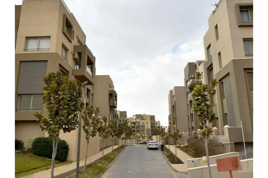عمارات سكنية راقية تضم دوبلكس للبيع في فيلدج جيت بالم هيلز