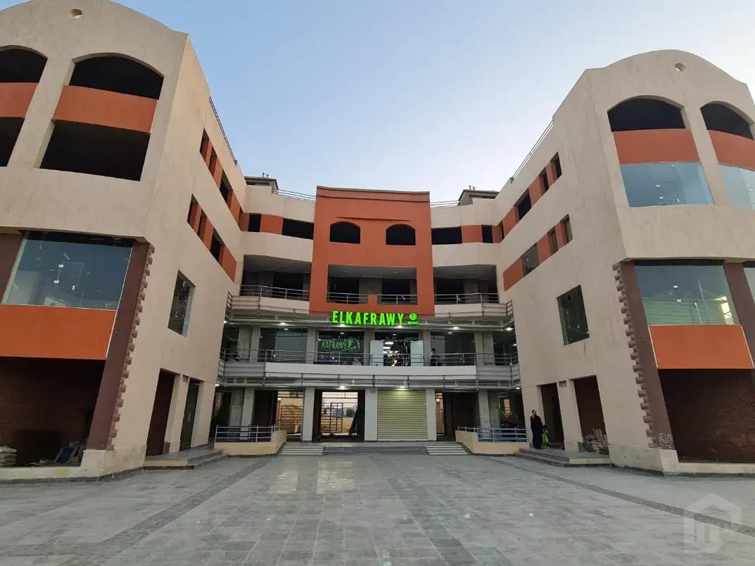 محل تجاري للبيع للايجار في بدر