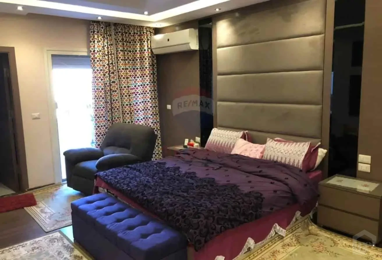 تاون هاوس 296 متر بالمطبخ و8 تكييفات