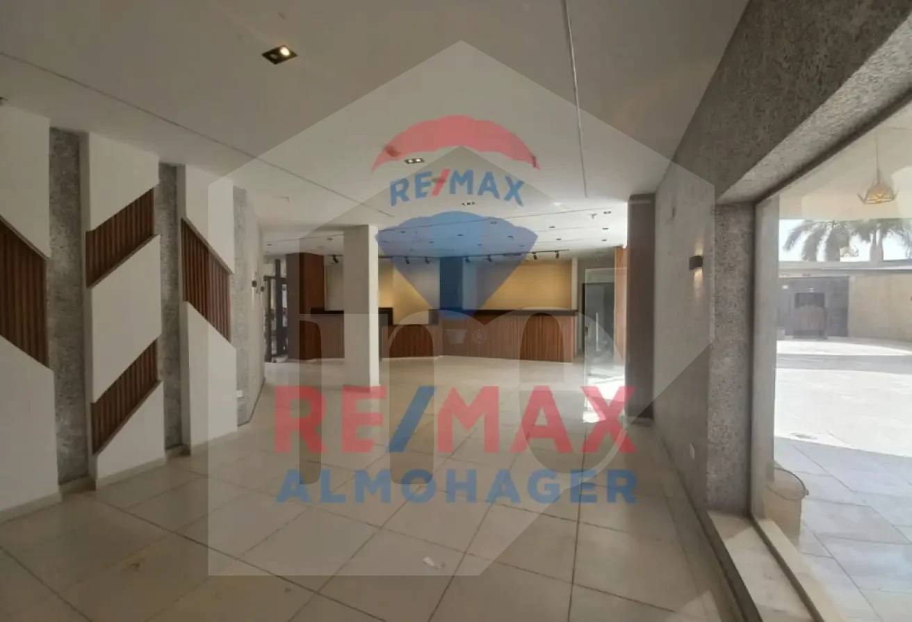 Prime Café & Restaurant for Rent - Mehwar Gamal Abdel Naser October, Ready to Operate