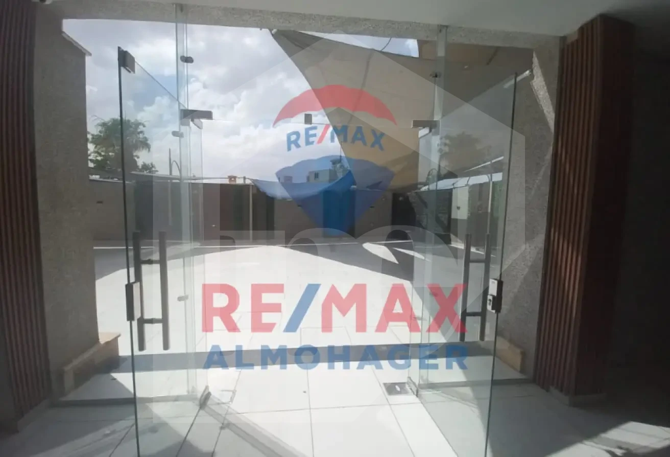 Fully Equipped Café & Restaurant for Rent - Mehwar Gamal Abdel Naser October Main Street