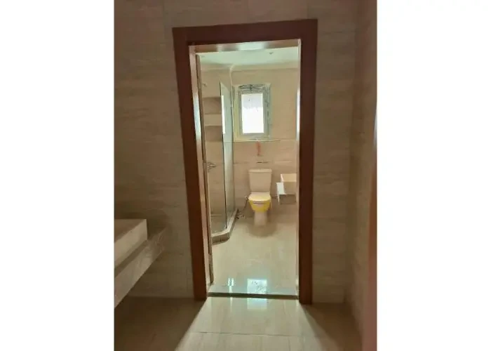 أي فيلا روف للايجار في ماونتن فيو هايد بارك حمام مودرن