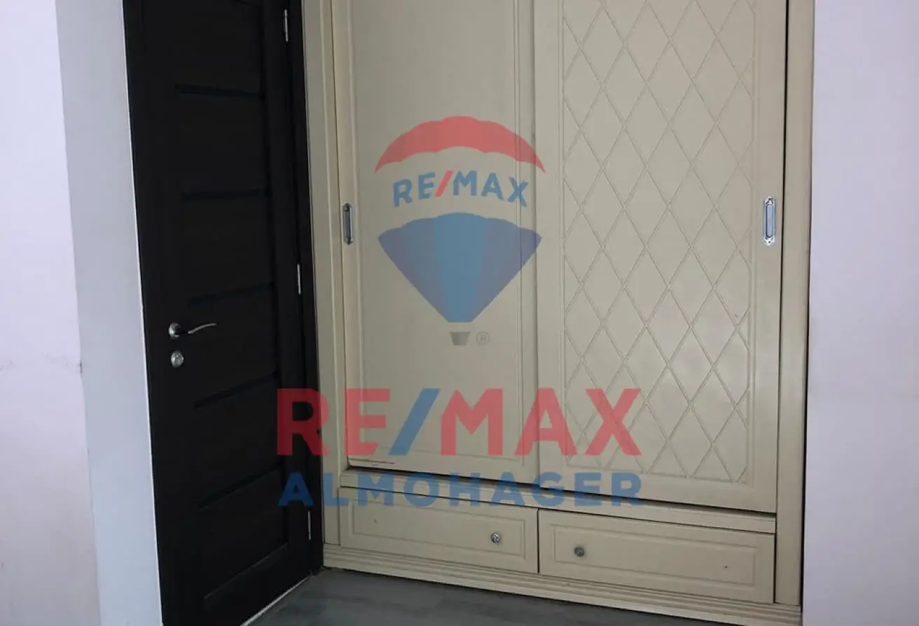 For Rent: Open-View Studio in Westown, Perfect for Singles or Expats