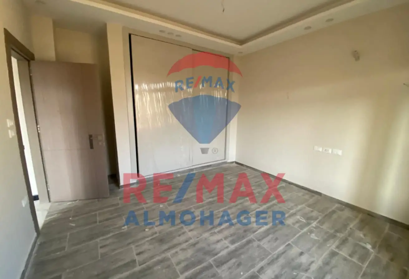 Duplex for Rent in Palm Villa Compound – Luxury Finishing, Steps from Malls
