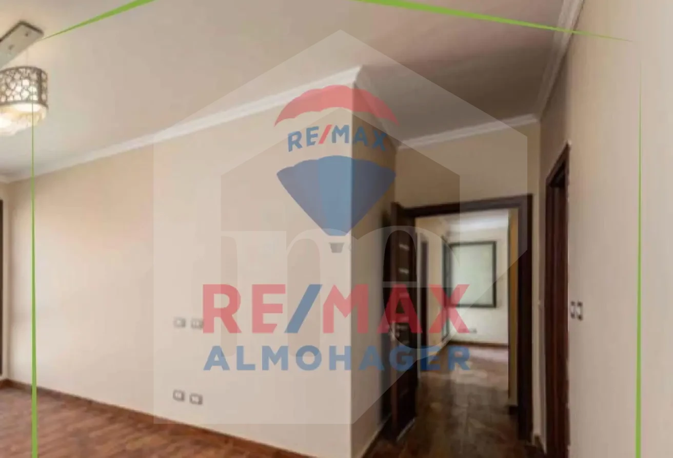 Ultra Finished Duplex Rental - Westown Sodic Upper Level, Prime Location