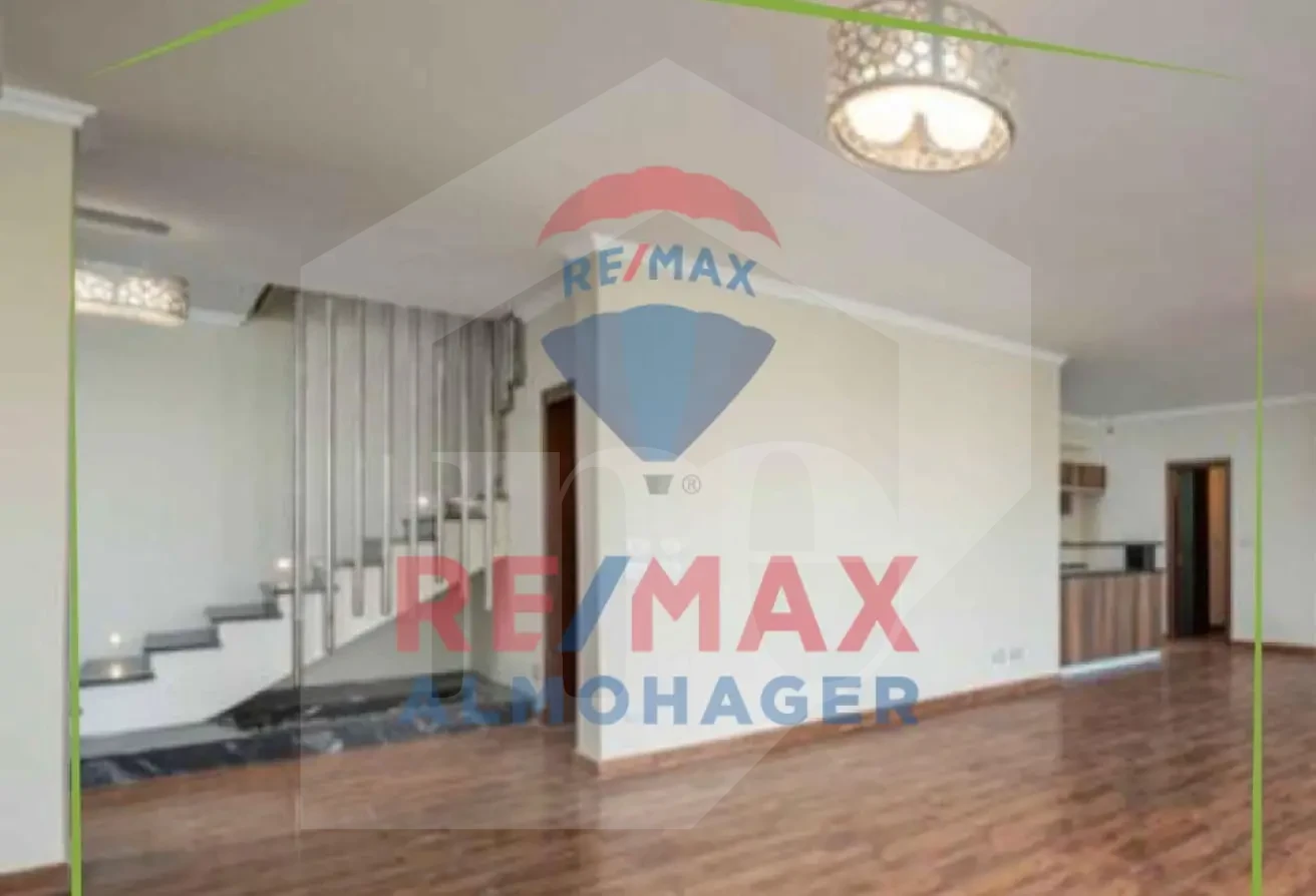 For Rent: Upper Duplex in Westown Sodic - Ultra Finished, Prime Location